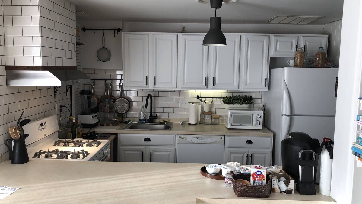 Fredericksburg House | Cozy Designer two bedroom apartment, Smoke free, close to many stores.