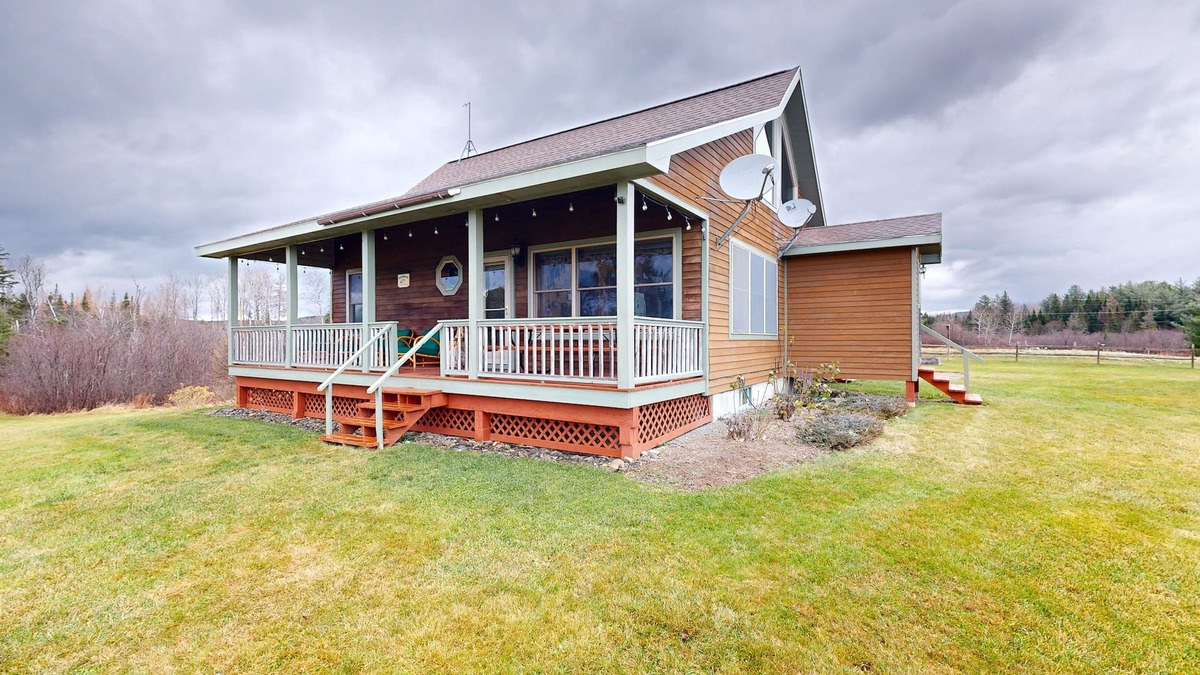 Greenville House | Cozy, dog-friendly waterfront cabin with large yard, porch, dock, & lake views