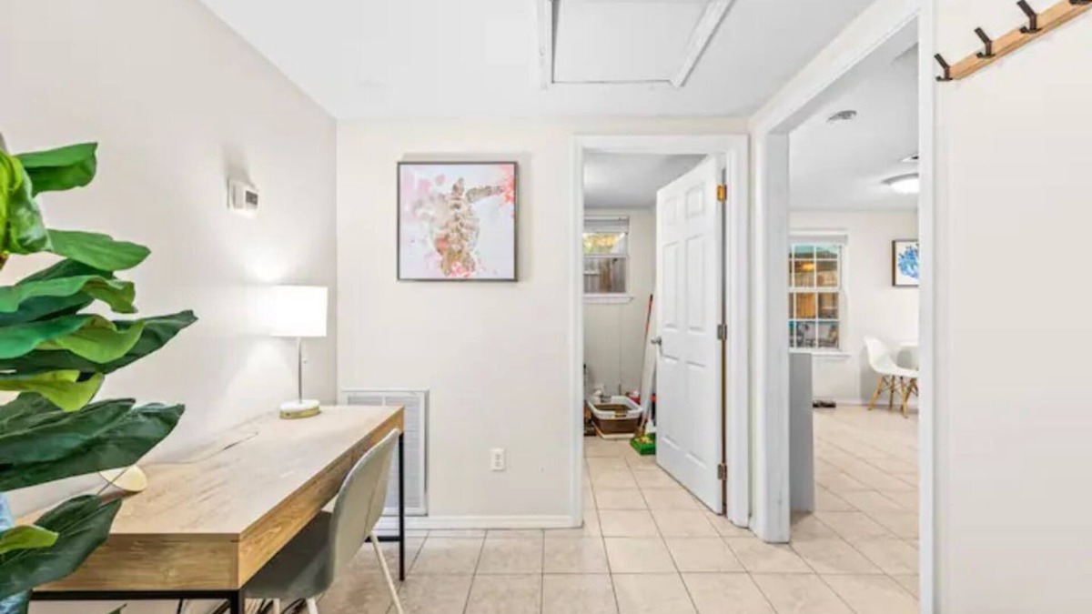 Niceville House | Cozy dog-friendly stay near white sandy beaches!