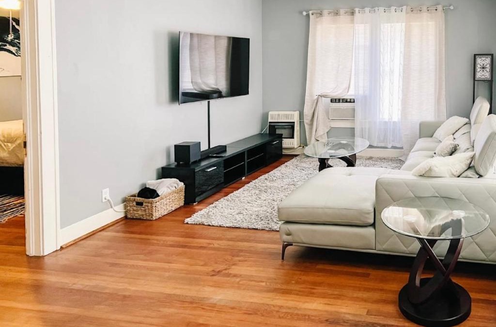 South Central Houston Villa | COZY DOWNTOWN 2 BDRM HOME NEAR TURKEY LEG HUT!!!