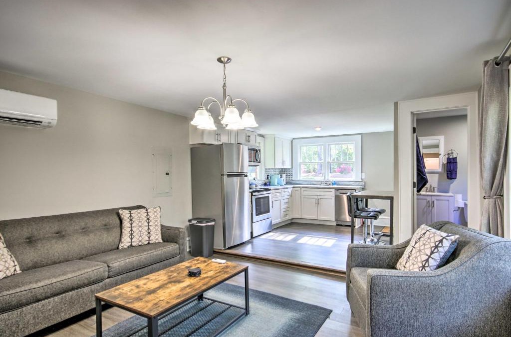 Aiken Apartment | Cozy Downtown Aiken Apartment Shop, Dine and Golf!
