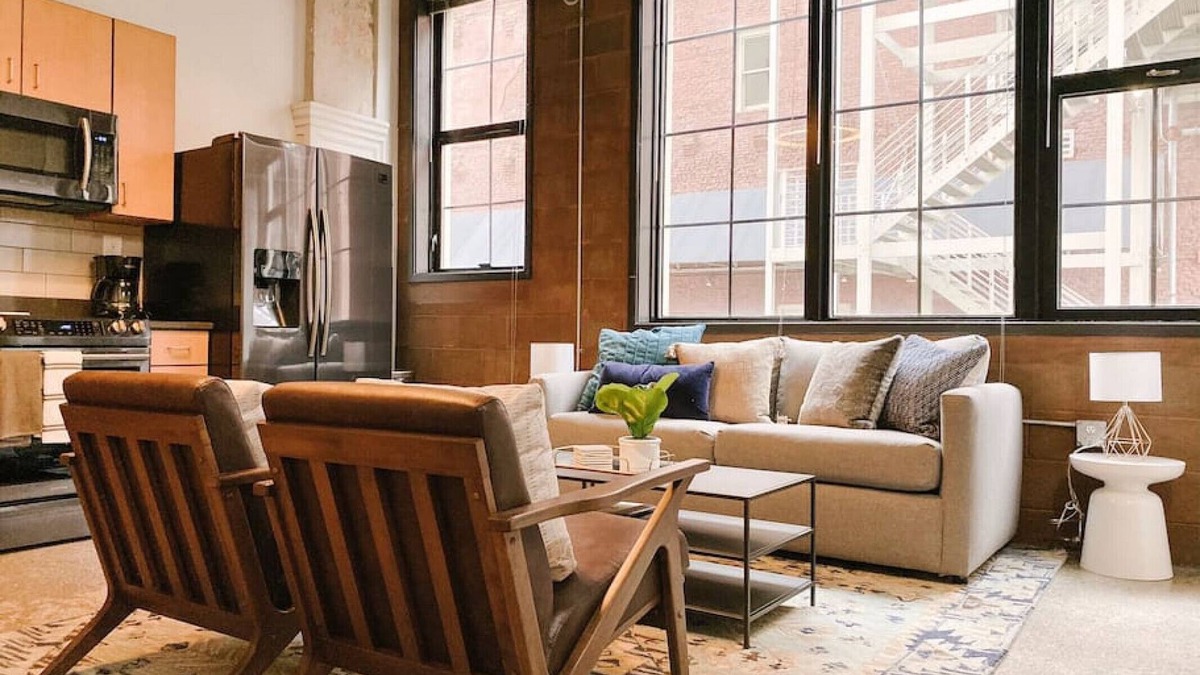 Old City Apartment | Cozy Downtown Loft on Gay St