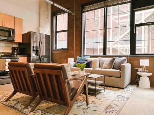 Old City Apartment | Cozy Downtown Loft