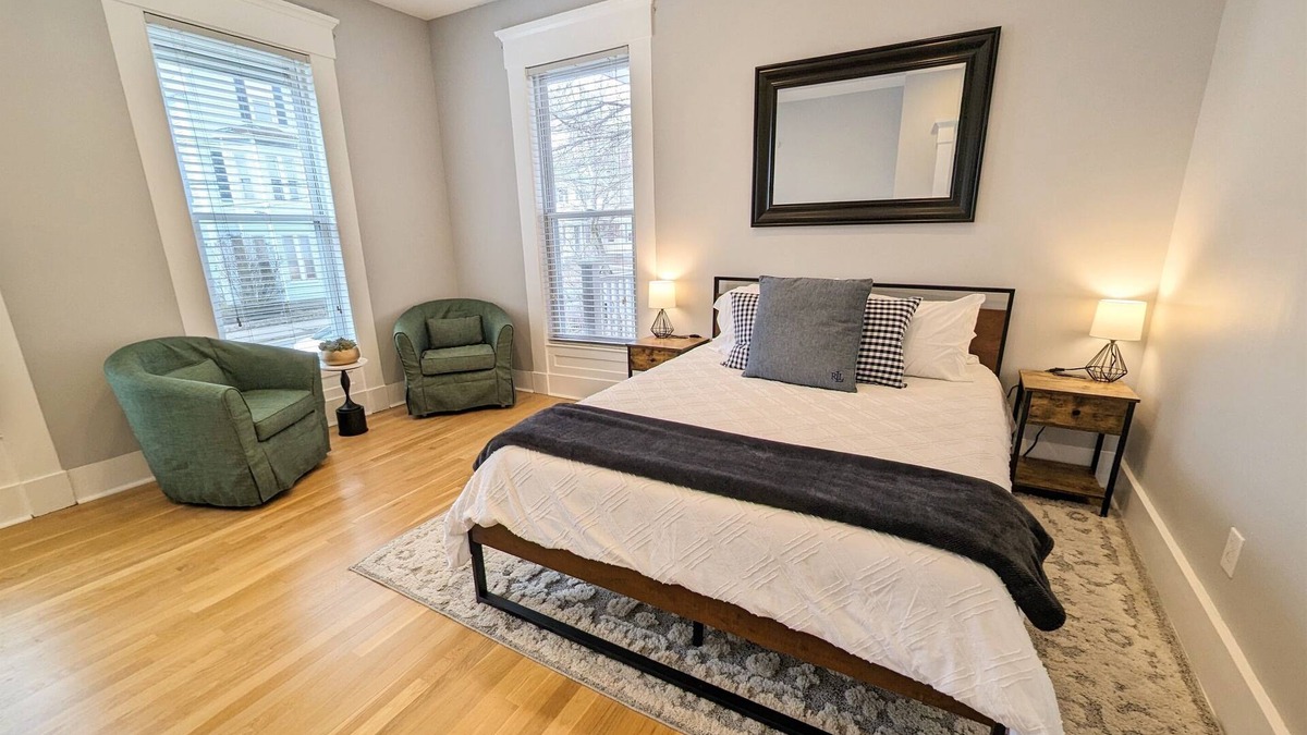 Manchester Apartment | Cozy downtown Manchester 1-bedroom apartment