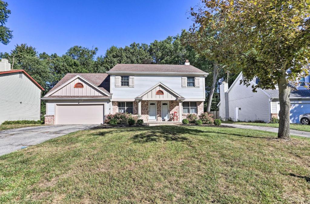 Bedford Apartment | Cozy Duplex Close to Toledo Botanical Garden