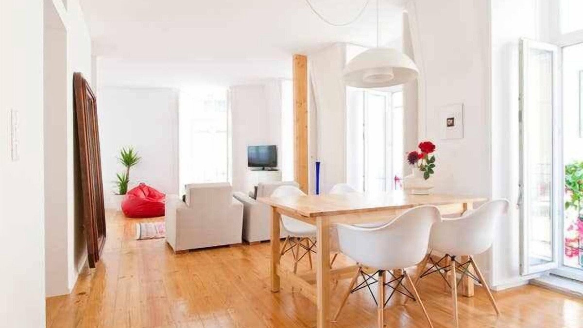 Alfama Apartment | Cozy Duplex flat with AC. Lovely neighbourhood.