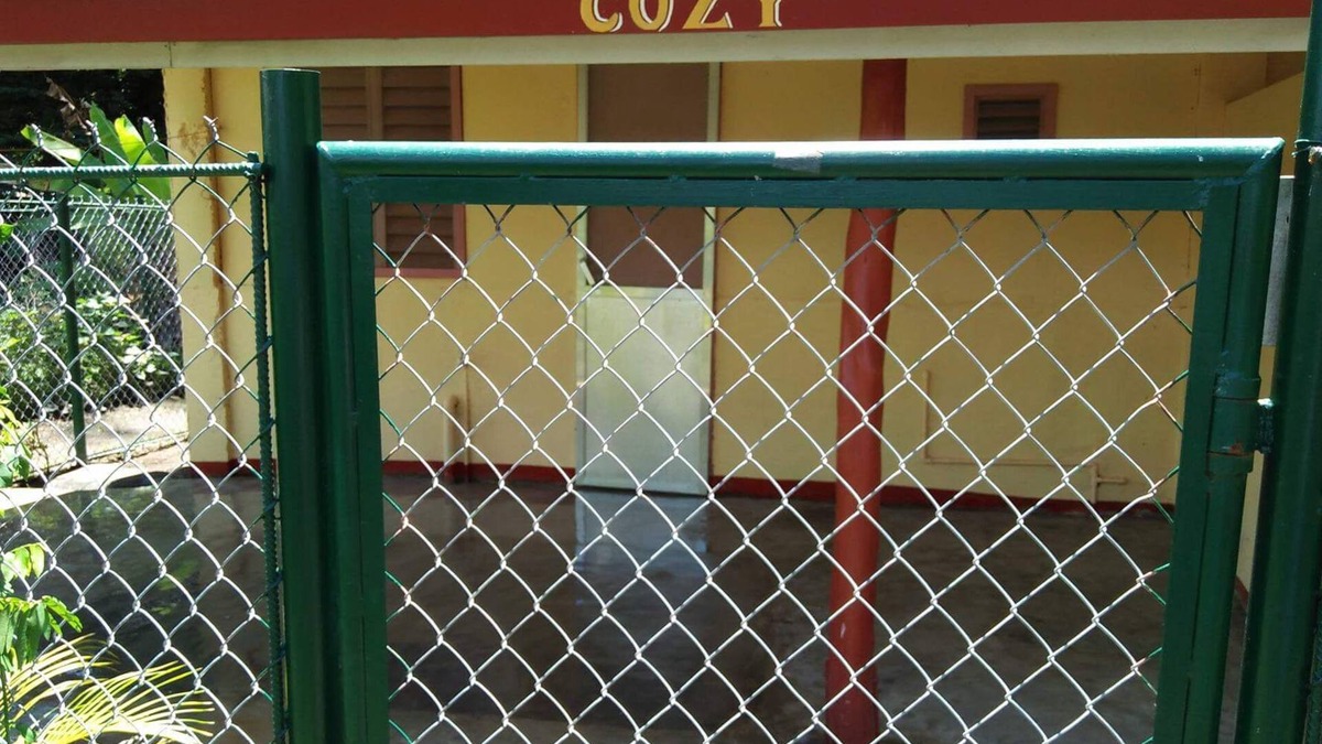 Gubat House | Cozy Duplex in Town Center