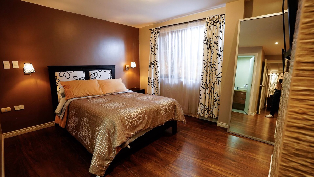 Cuenca Apartment | Cozy duplex with jacuzzi and parking