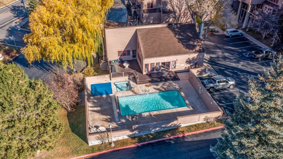 Durango Condo | Cozy Durango Condo with Pool, Sauna, and Hot Tub