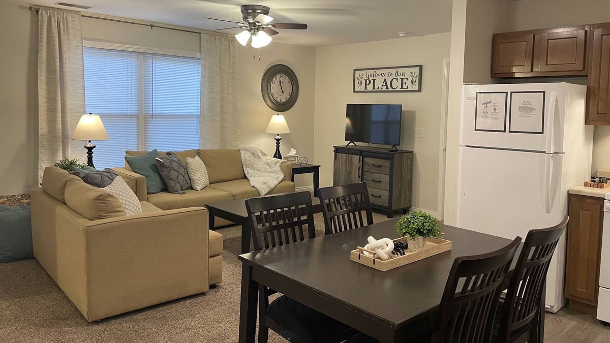 Washington Condo | Cozy East Side Condo in Washington close to City Park and Hospital