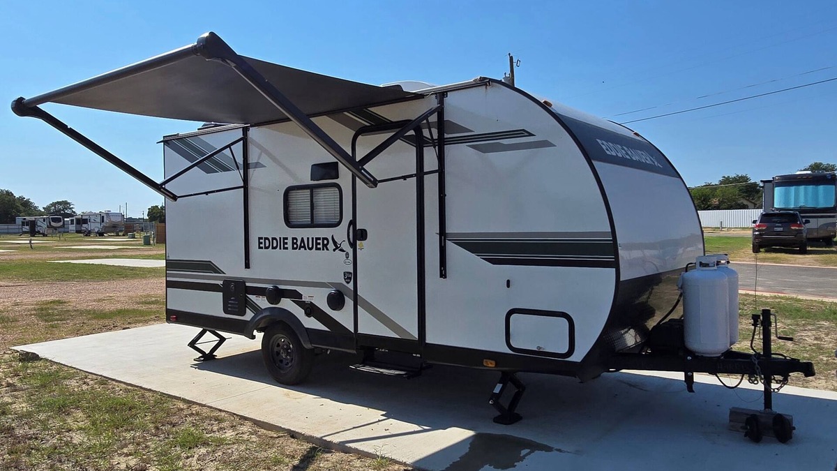 Copperas Cove House | Cozy Eddie Bauer Retreat at Joy RV Resort in Copperas Cove