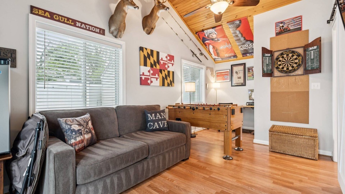 Edgewater House | Cozy Edgewater Cottage w/Backyard Hangout