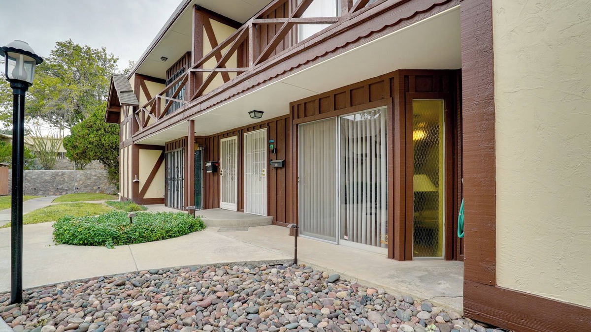 Thunderbird Apartment | Cozy El Paso Condo w/Patio ~ 7 Mi to Dtwn!