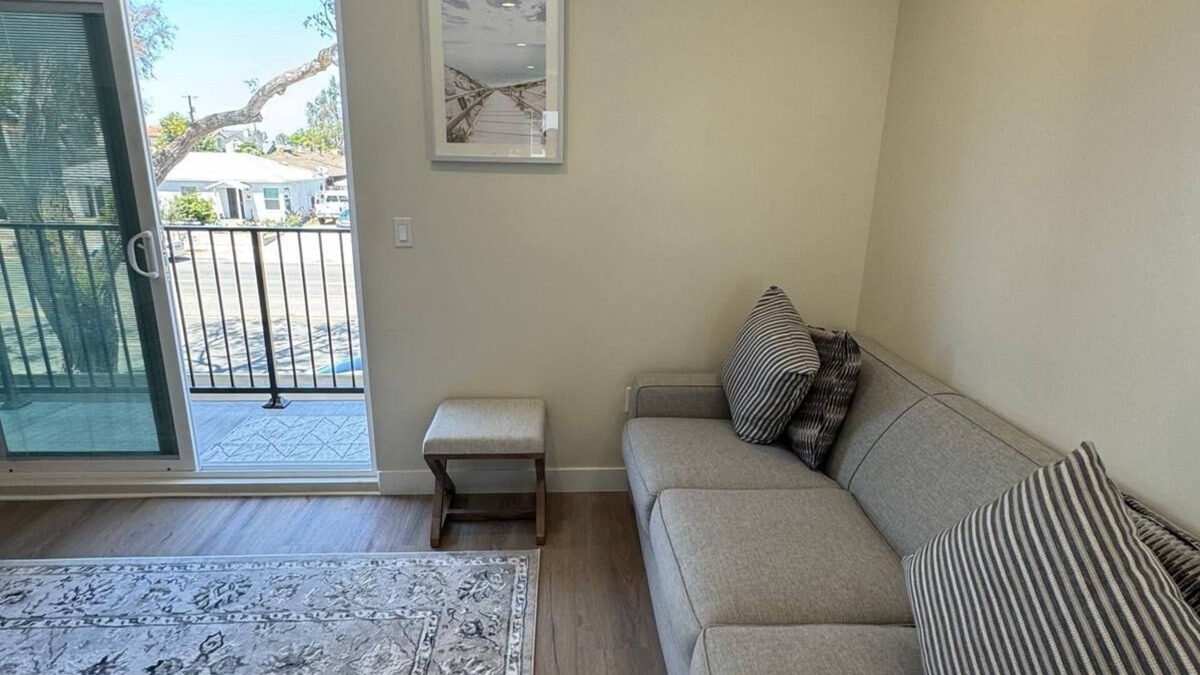 Madrona House | Cozy&Elegant Torrance Apartment with Balcony close to Redondo Beach
