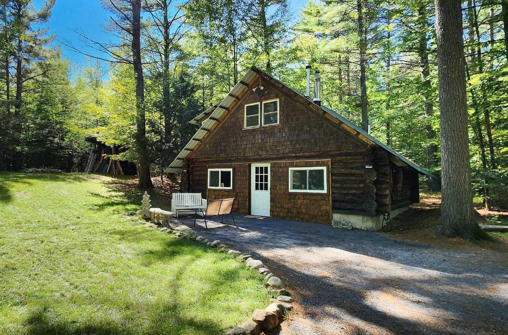 Elizabethtown House | Cozy Elizabethtown Cabin with Fire Pit!