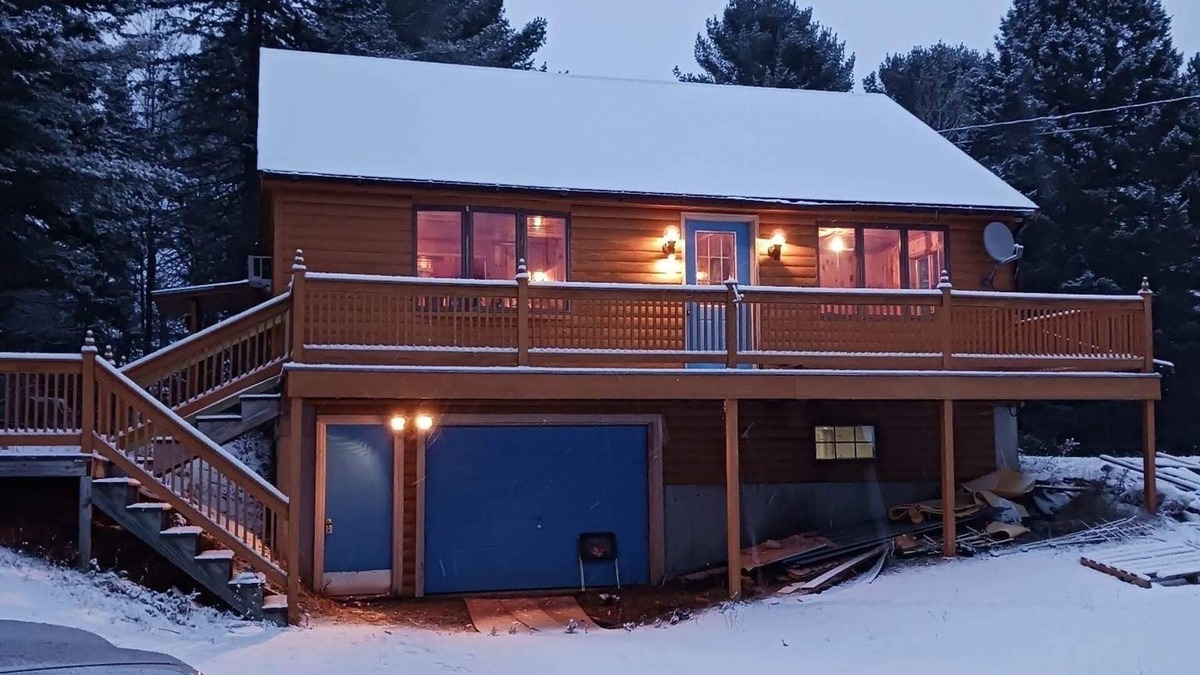 Errol House | Cozy Errol Home conveniently close to town and with snowmobile access!