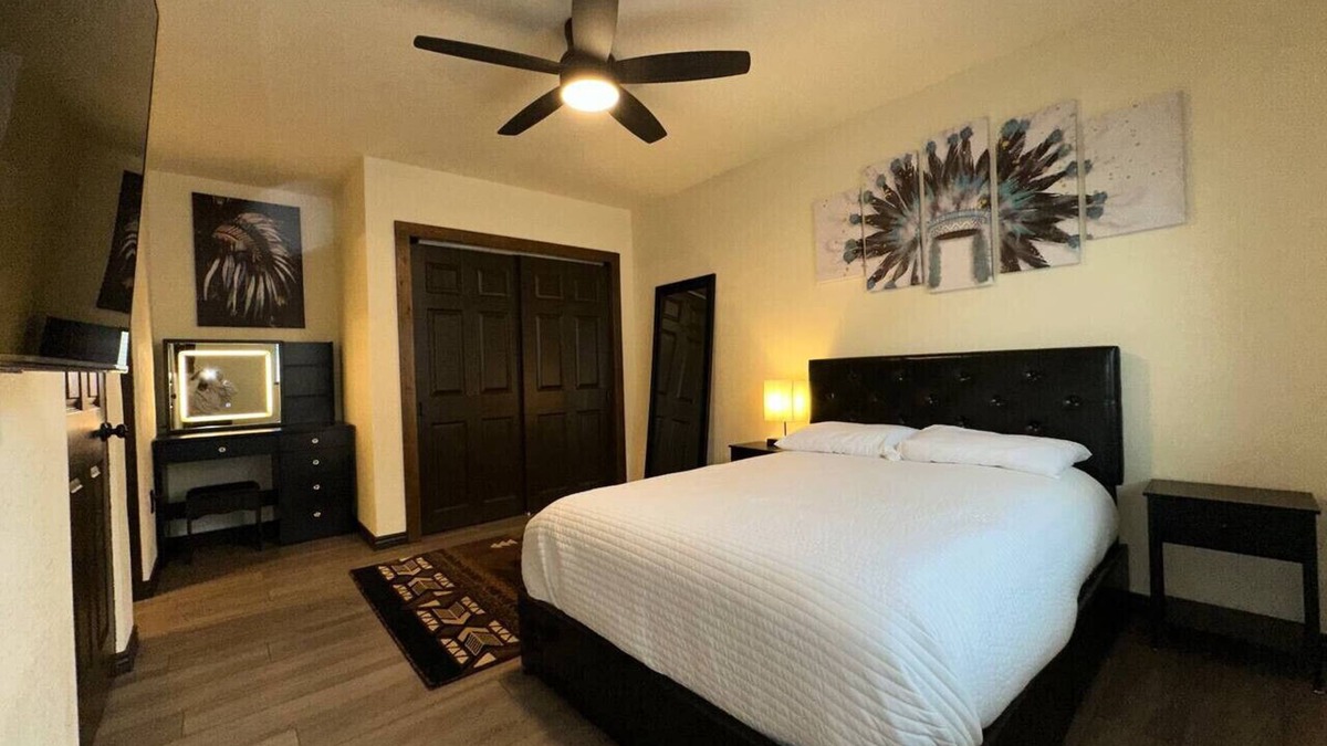 University Heights Apartment | Cozy Escape 1BD UNM Recently Renovated & Walkable!