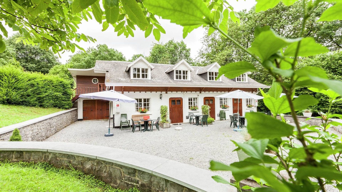 Durbuy House | Cozy Escape in Bohon