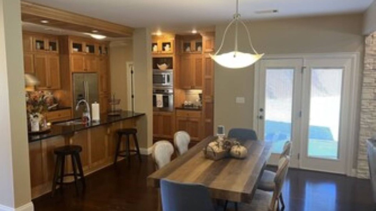 Russellville Condo | Cozy Executive Condo located in gated community on golf course