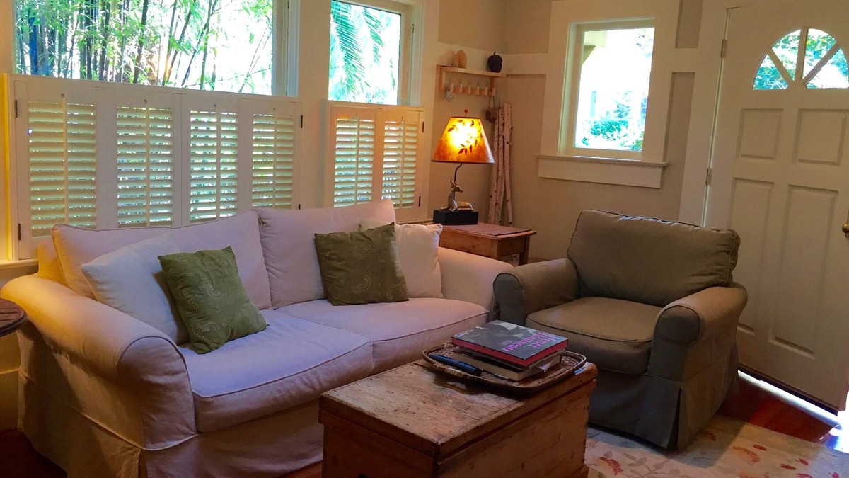 Fairfax House | Cozy Fairfax Craftsman-era Bungalow