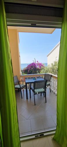 Mandre Apartment | Cozy family apt Iris only 20m from the beach in Mandre