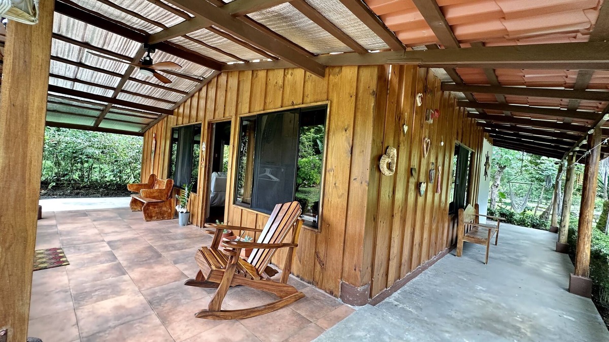 Valle Azul House | Cozy Family Cabin River/Nature Sound.nPet Friendly! Bungalows Tulipanes CR