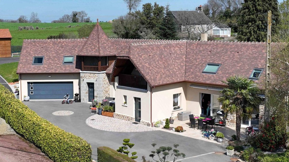Athis-Val de Rouvre Cottage | Cozy Family Retreat with Private Spa, Garden, & Nearby Nature Trails