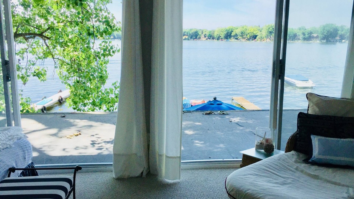 Gregory Cottage | cozy family friendly lake home near Ann Arbor