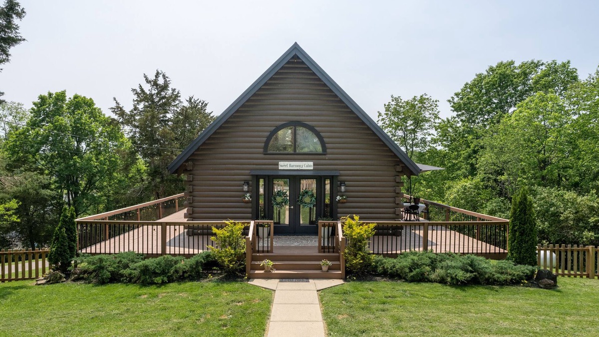 Williamstown Cabin | Cozy, family friendly country Side Cabin 15 Min to the Ark Encounter w/fire pit