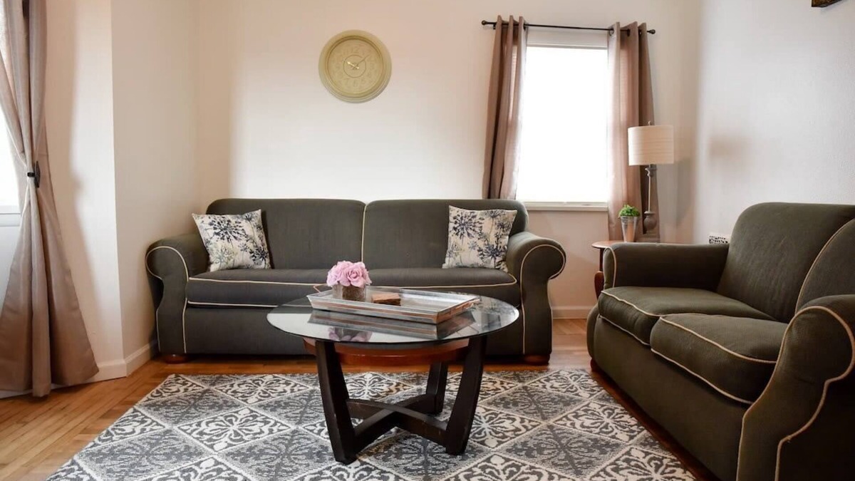 South Hills House | Cozy & Family Friendly Pittsburgh Home Sleeps 6