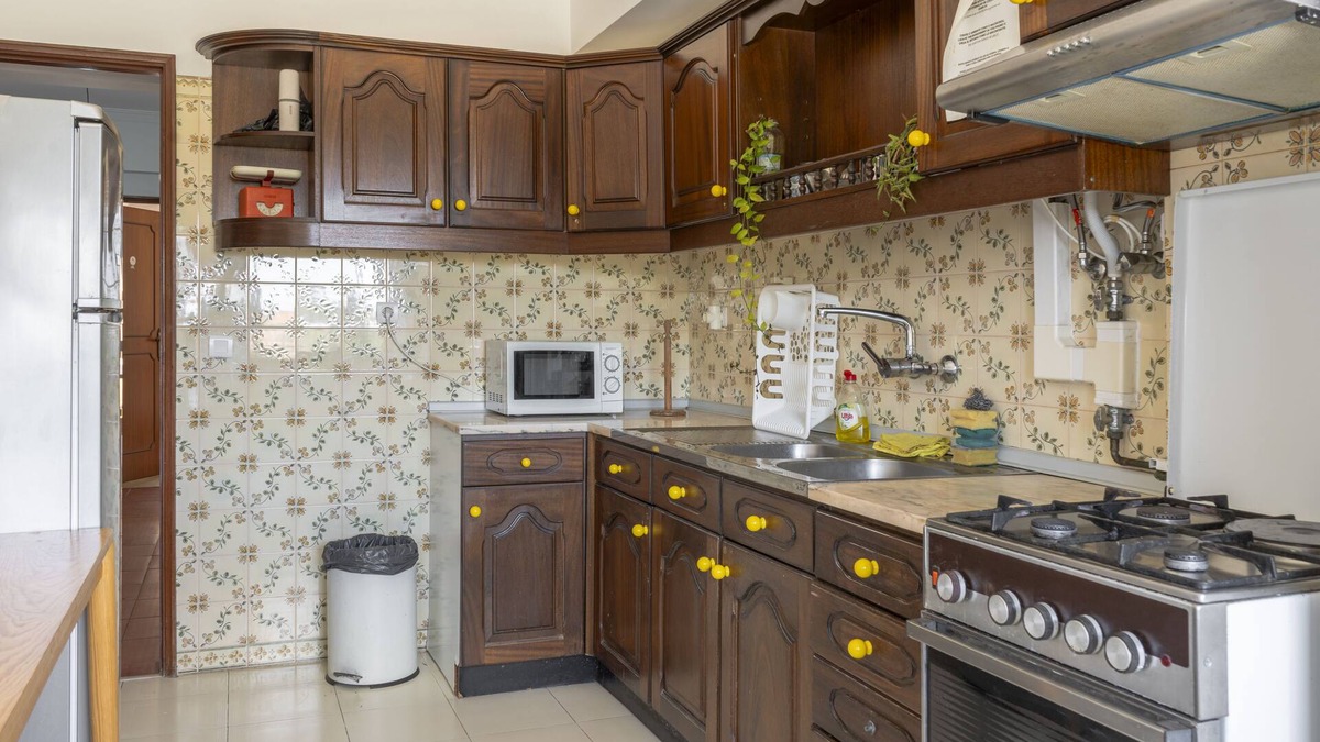Santa Maria e Sao Miguel Apartment | Cozy Family Room 4 in Central Sintra, Steps from Olga Cadaval Cultural Center