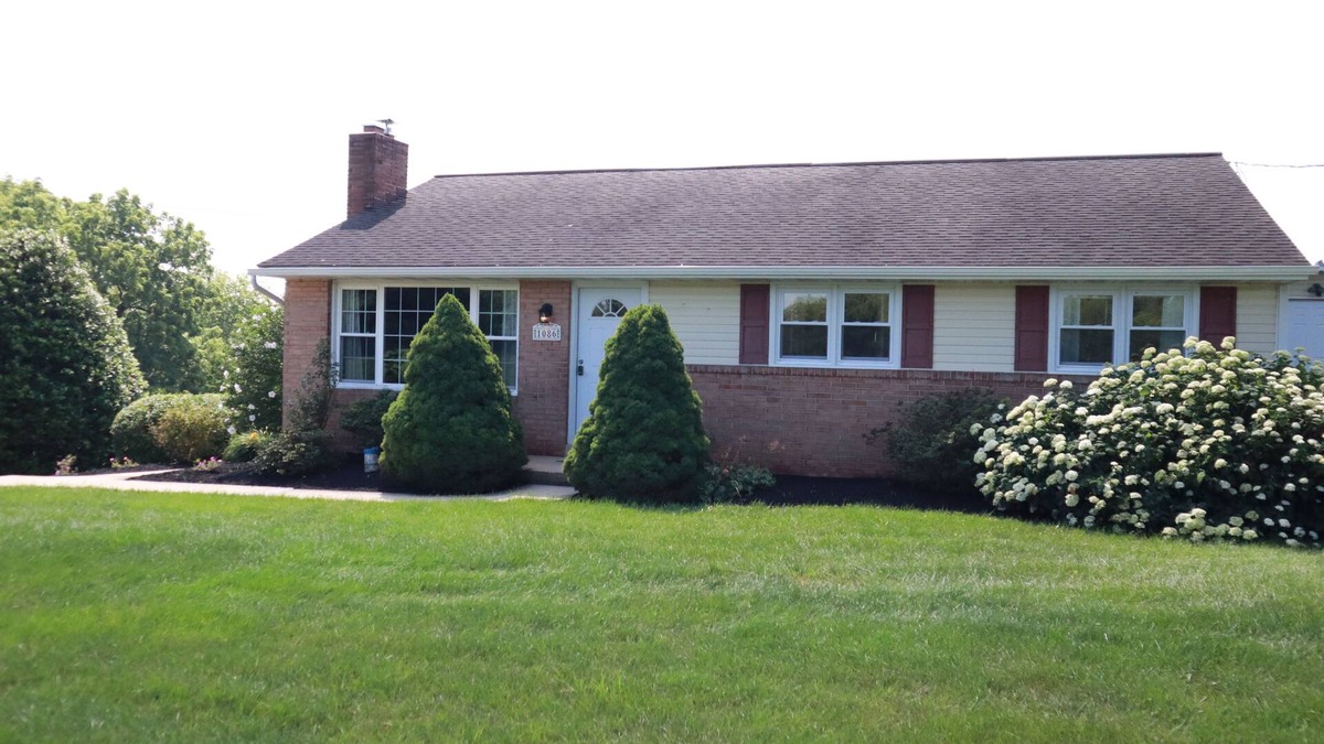Conestoga Cottage | Cozy Family Sized Cottage in the Country! 15 minutes to Lancaster City!