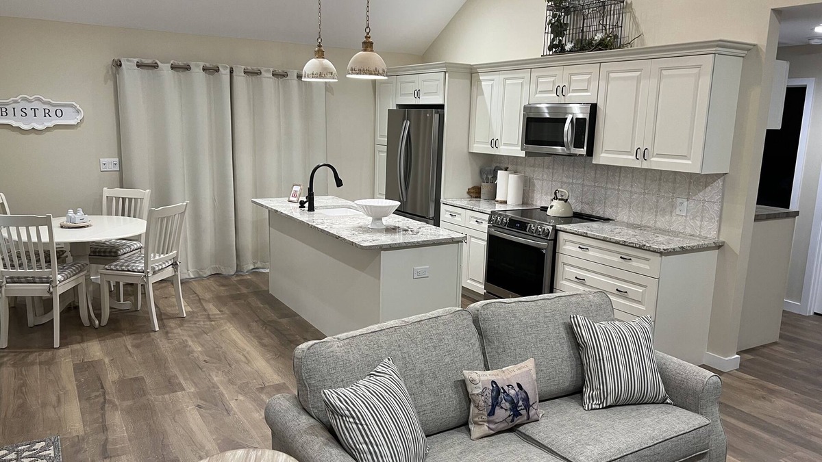 Reeders Cottage | Cozy farm cottage w/firepit super close to great hiking trails & ski slopes.
