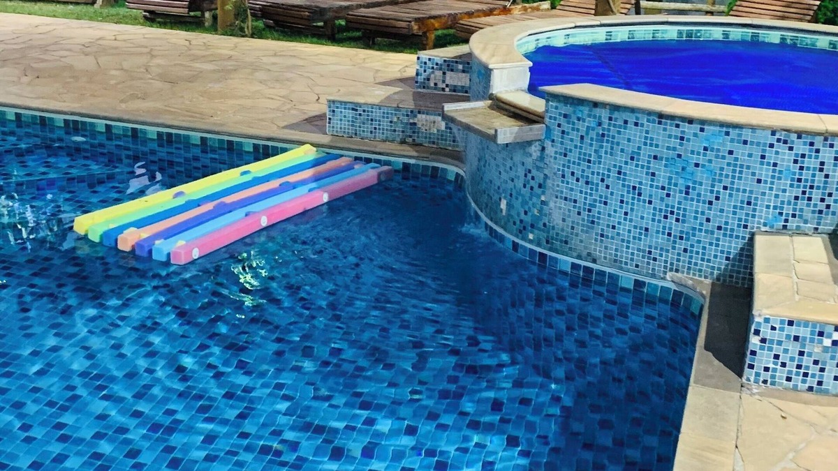 Portao House | Cozy farmhouse in Atibaia, gated community with concierge, pet friendly