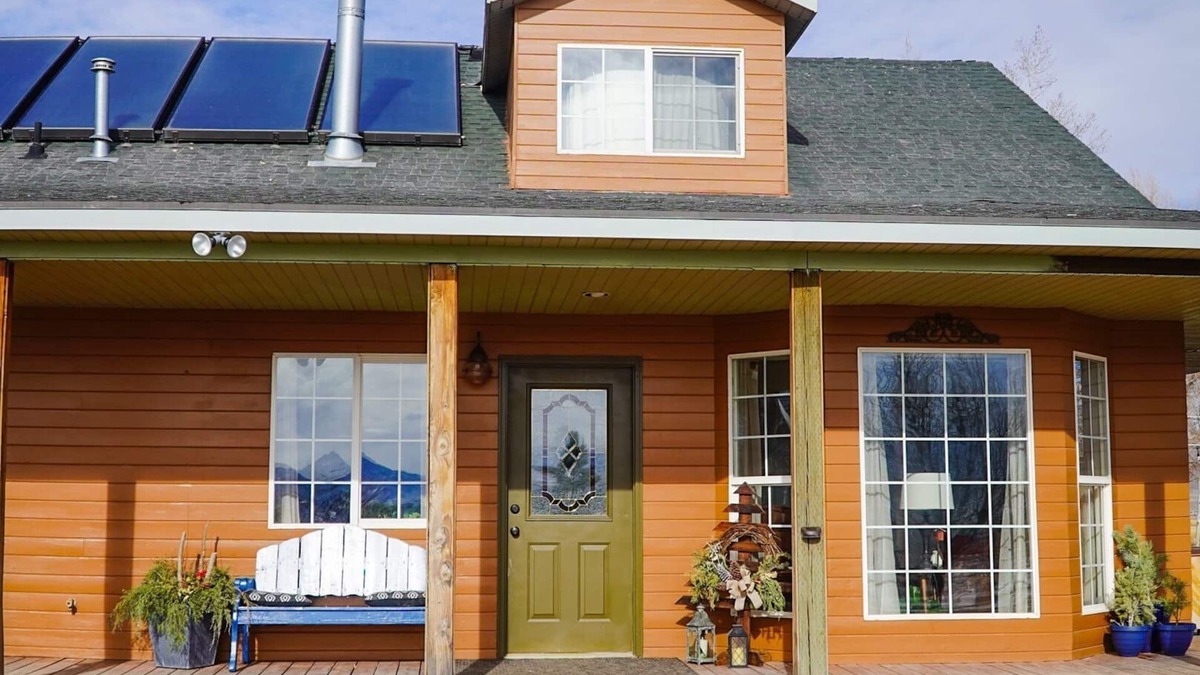 Monroe House | Cozy Farmhouse Inn located off I-70 in the beautiful Sevier Valley