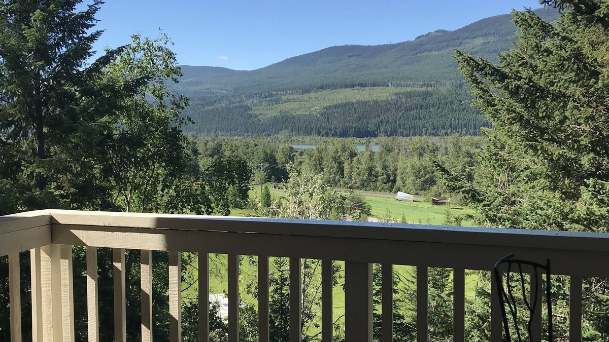 Parson Other | Cozy Farmhouse Suite with Amazing river access