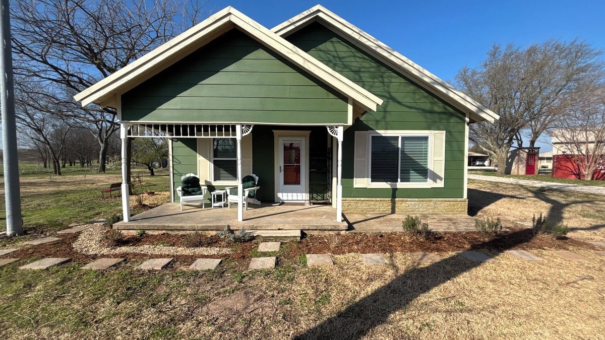 Nemo Other | Cozy farmhouse w/pool. Central to museums, golfing, lakes, sports & shopping.