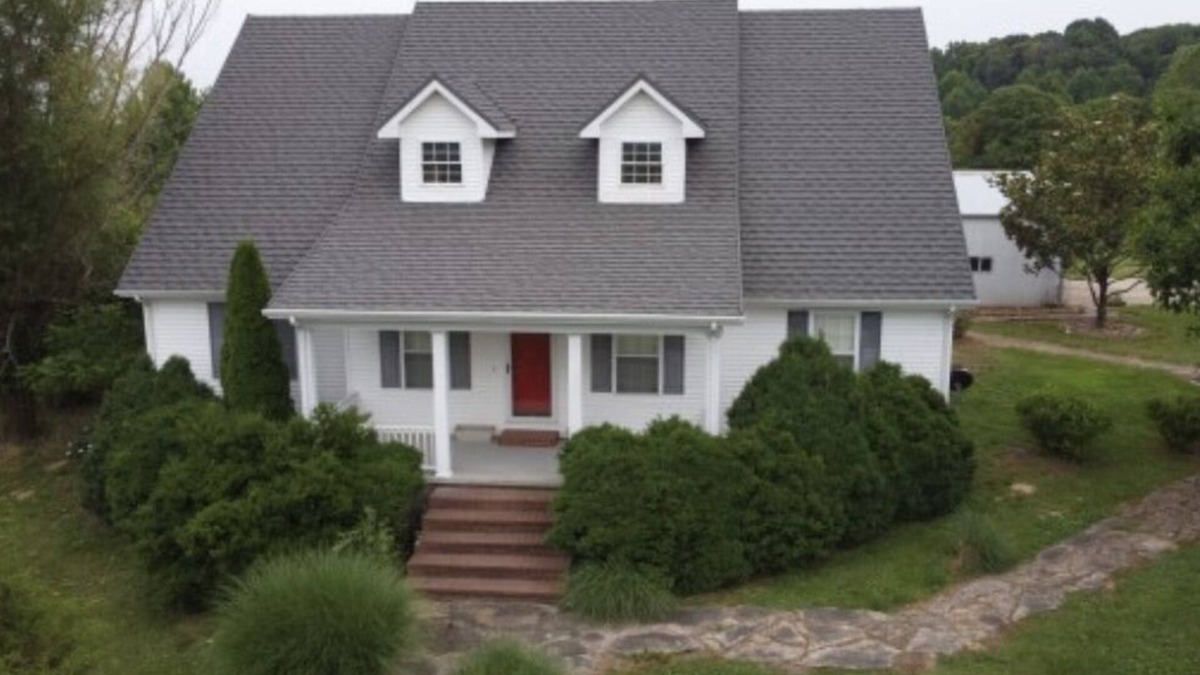 Herod Other | Cozy Farmhouse with 4 Bedrooms and 3 Baths