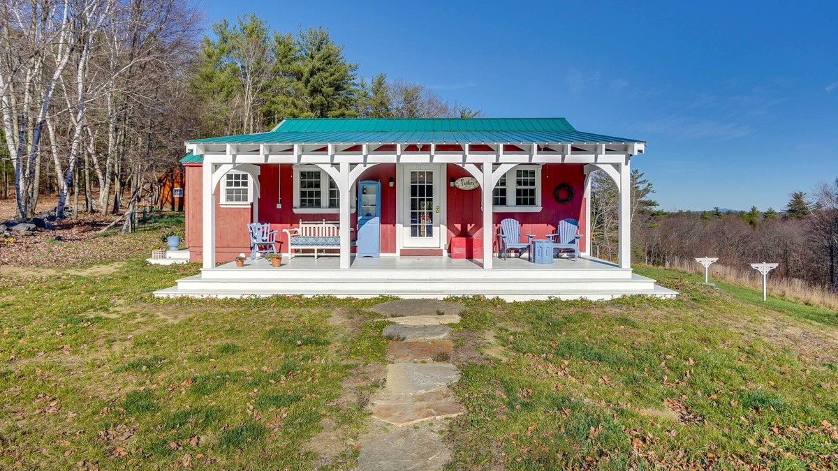 Vernon Cabin | Cozy 'Fiddler's Rest:' Cabin: 11 Miles to Skiing!