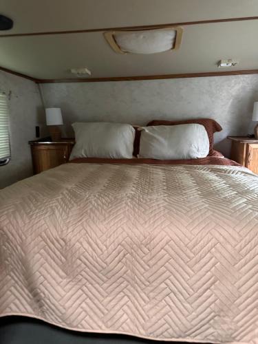 Louvale Other | Cozy Fifth-Wheel RV Stay Minutes from Providence Canyon