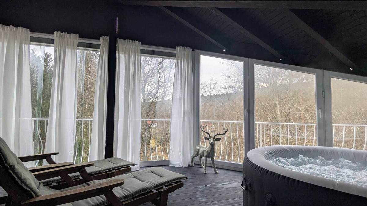 Schoenau an der Brend Apartment | Cozy fireplace suite with private whirlpool & fireplace in the Wald-Villa-Schönau