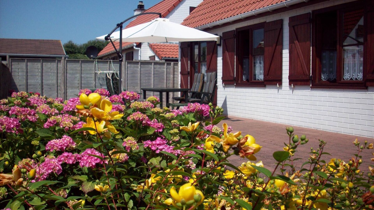Wenduine House | Cozy fisher cottage just behind the dunes