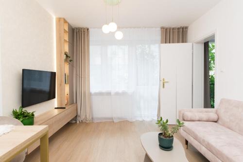 Bronowice Apartment | Cozy Flat with a Garden