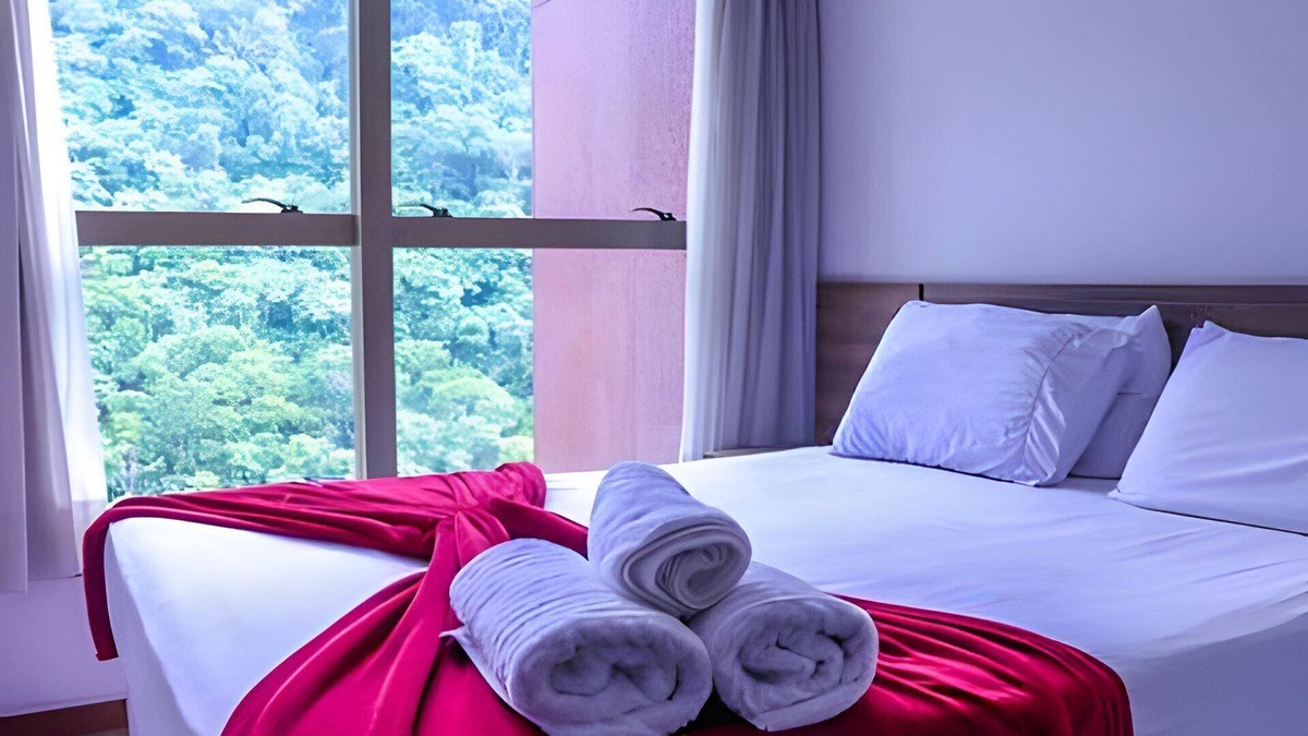 Camorim Apartment | Cozy Flat with Kitchen, Forest View