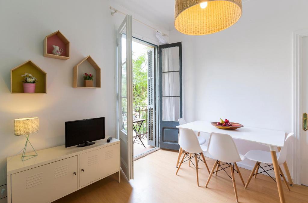 La Sagrada Familia Apartment | Cozy Flat With Unbeatable Views to Sagrada Familia