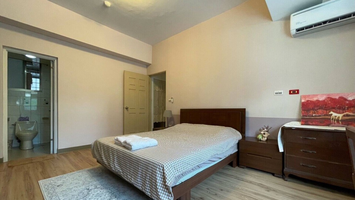 Songshan Apartment | Cozy for Family/Taipei center/Large Living/4-7PPL/Night Market/Pet-friendly