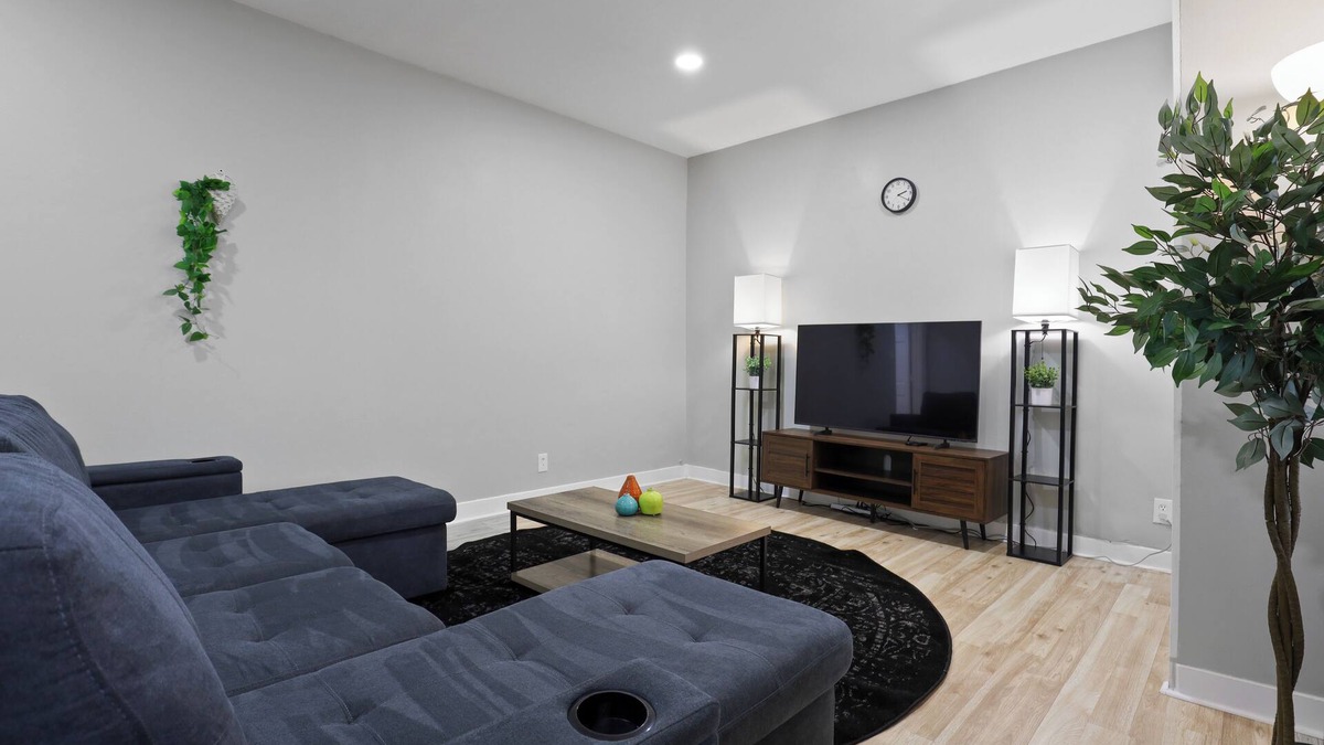 Forest Park Condo | Cozy Forest Park Condo!