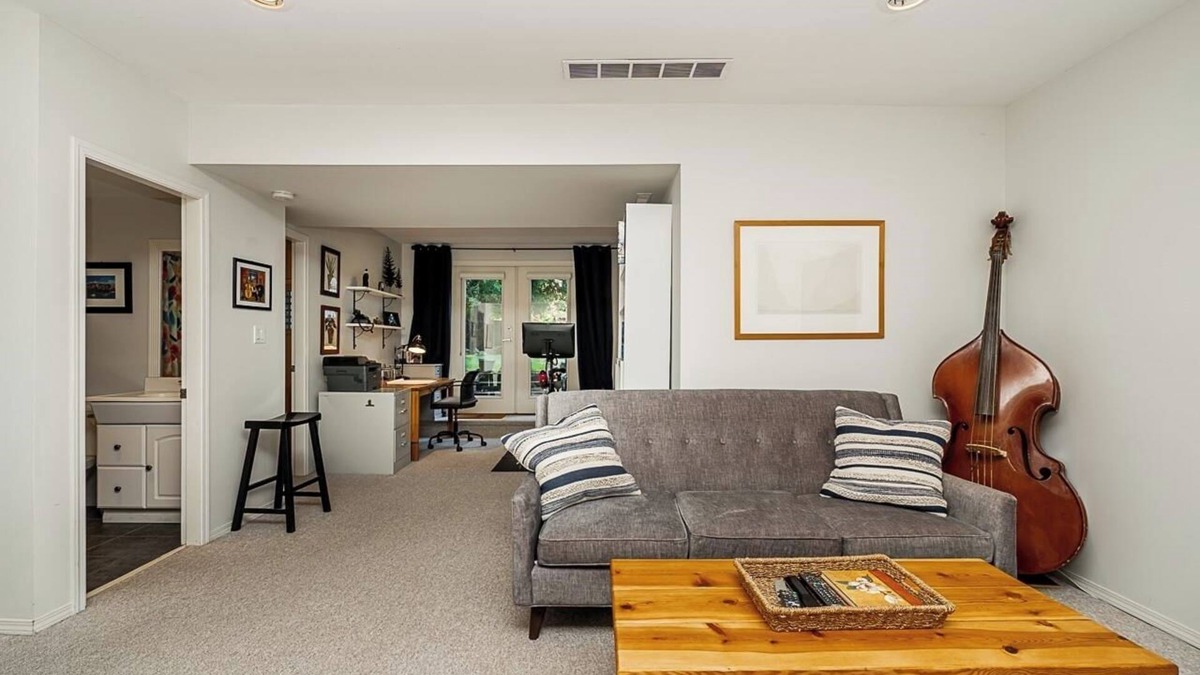 Surrey House | Cozy forest retreat