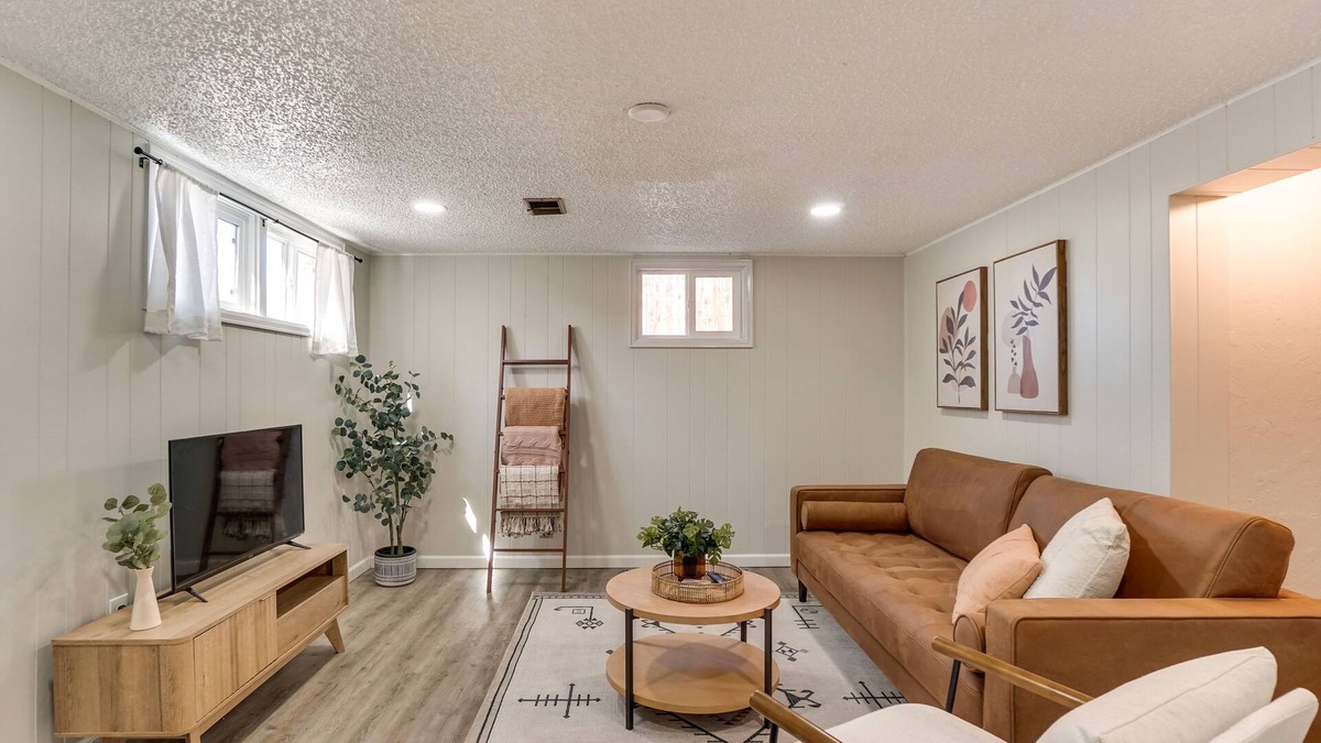 Hanna Farm Neighbors Apartment | Cozy Fort Collins Escape < 2 Mi to Downtown!