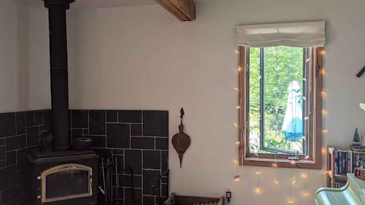Tay Valley Cottage | Cozy Four-Season Retreat on Farren Lake